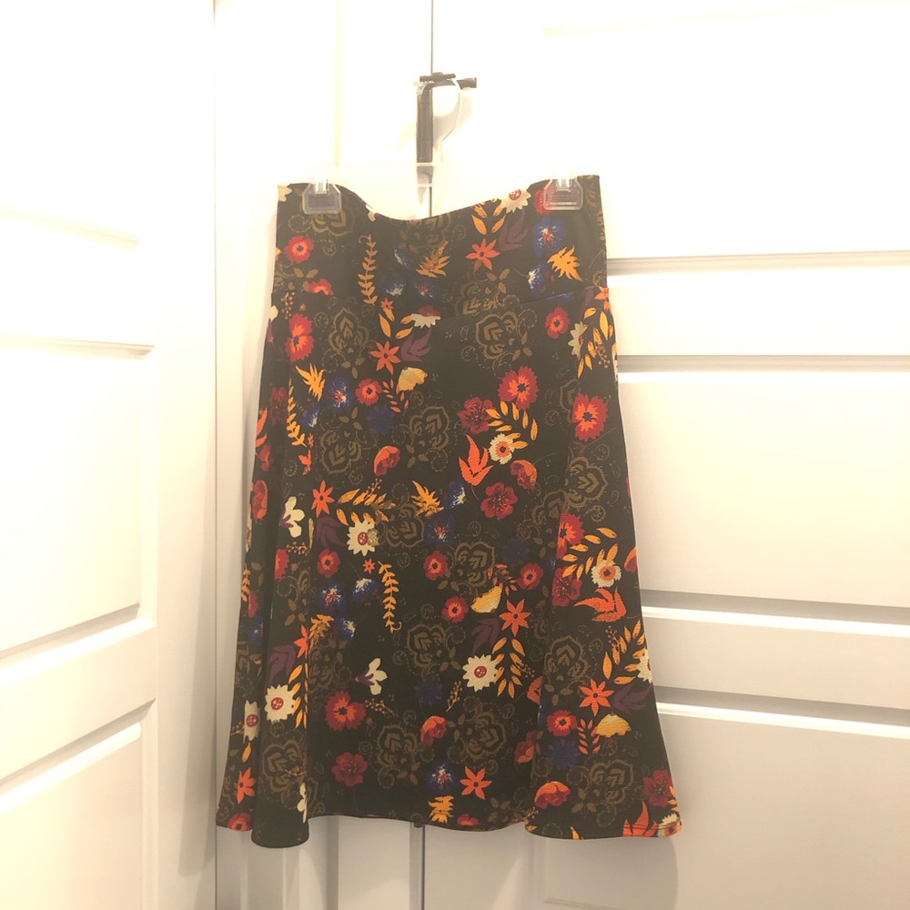 💜 BEAUTIFUL NWOT Lularoe bright floral AZURE skirt! Size L 😍